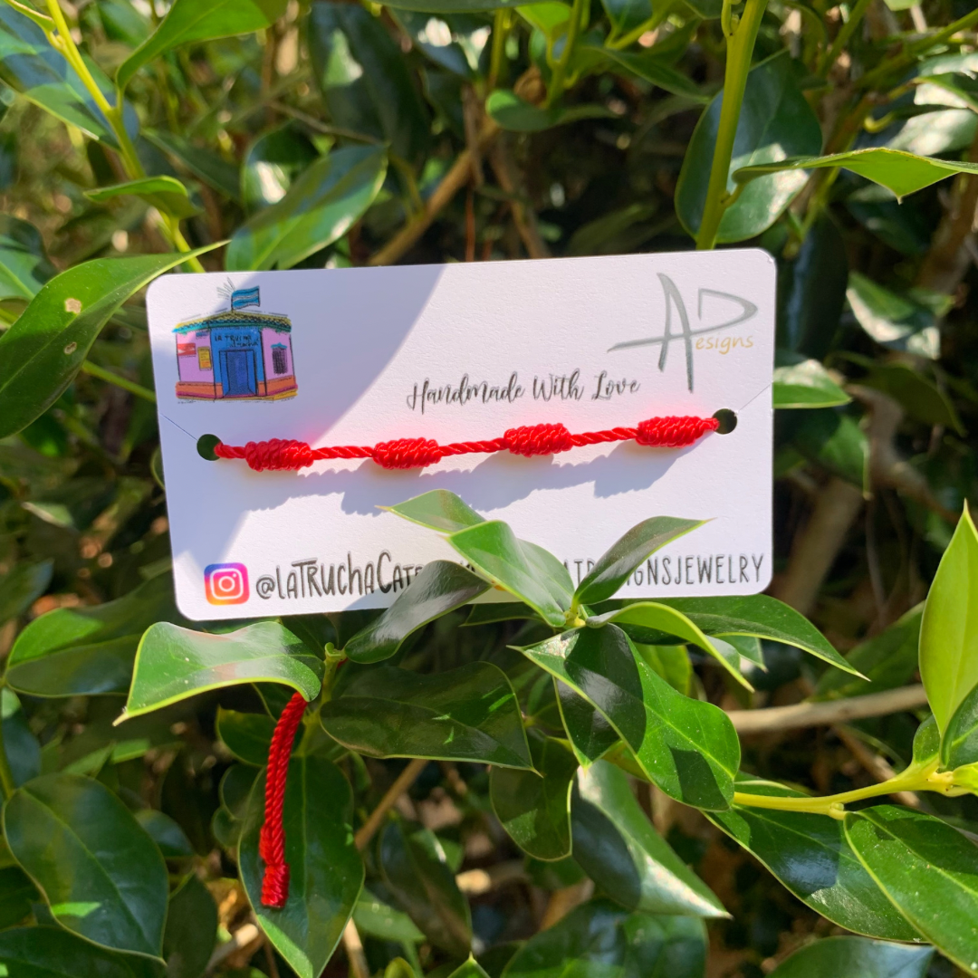 7 knot red bracelet